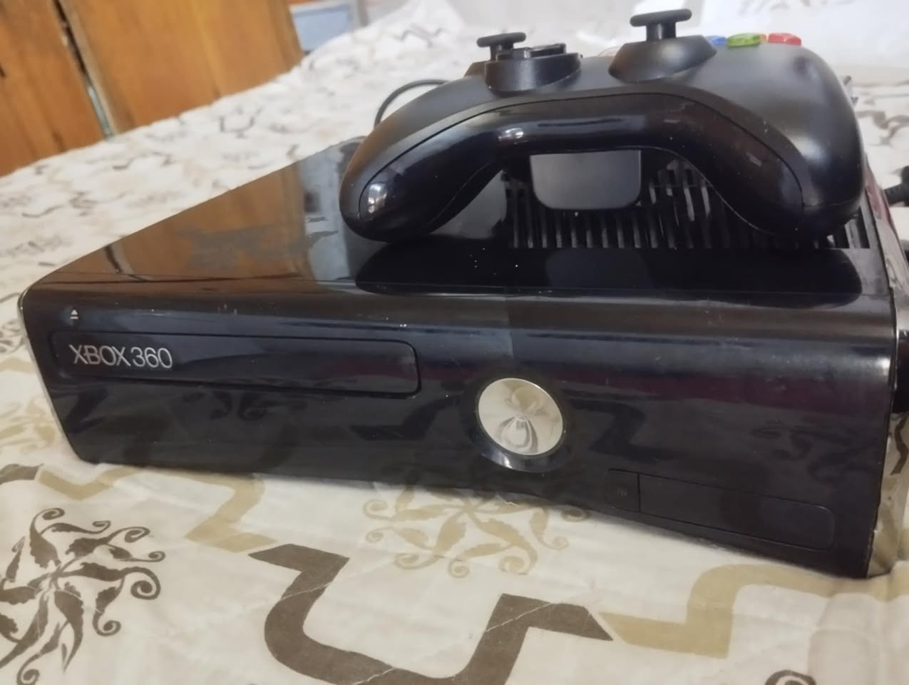 السلام عليكم ورحمة الله وبركاته 

إكس بوكس 360 للبيع 
الجهاز جديد مثلما تشوفون بالصور والفيديو
فوول نظافة لوك ستيكر لا مفتوح ولا داخل صيانه بي العاب مرتبة يعني جهاز كامل مكمل مو ناقصه شي ضمااان شهر 

جهاز مع كامل الملحقات وكلها موضحة بالصور 
متوفر توصيل لجميع المحافظات 
للحجز والإستفسار يرجى مراسلة الصفحة


**إذا كنت صاحب هذا الإعلان وتريد حذفه لأي سبب، رجاءا أرسل رسالة إلى الدعم الفني**
