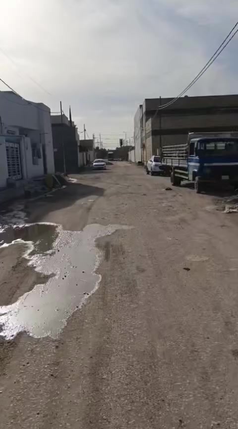 السلام عليكم 
بيت ٥٠ متر للبيع شارع الصب عمود٢٤٤ 
جديد درجه الاوله الاستفسار الاتصال على الرقام الاتيه
***********
***********
