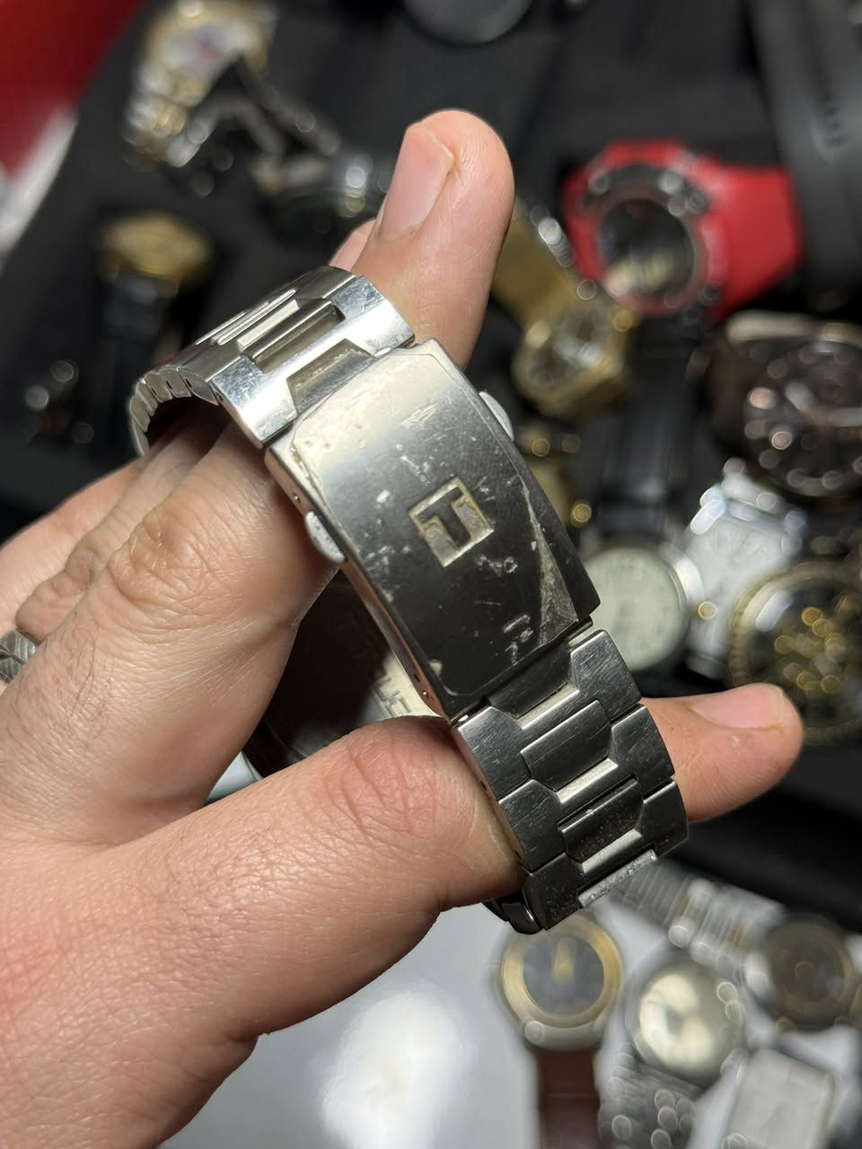 ساعه تيسوت تاج
كوارتز بطاريه 

اصليه 

ملاحظه ساعه فحم عاطله

سعرها 85 الف


**إذا كنت صاحب هذا الإعلان وتريد حذفه لأي سبب، رجاءا أرسل رسالة إلى الدعم الفني**