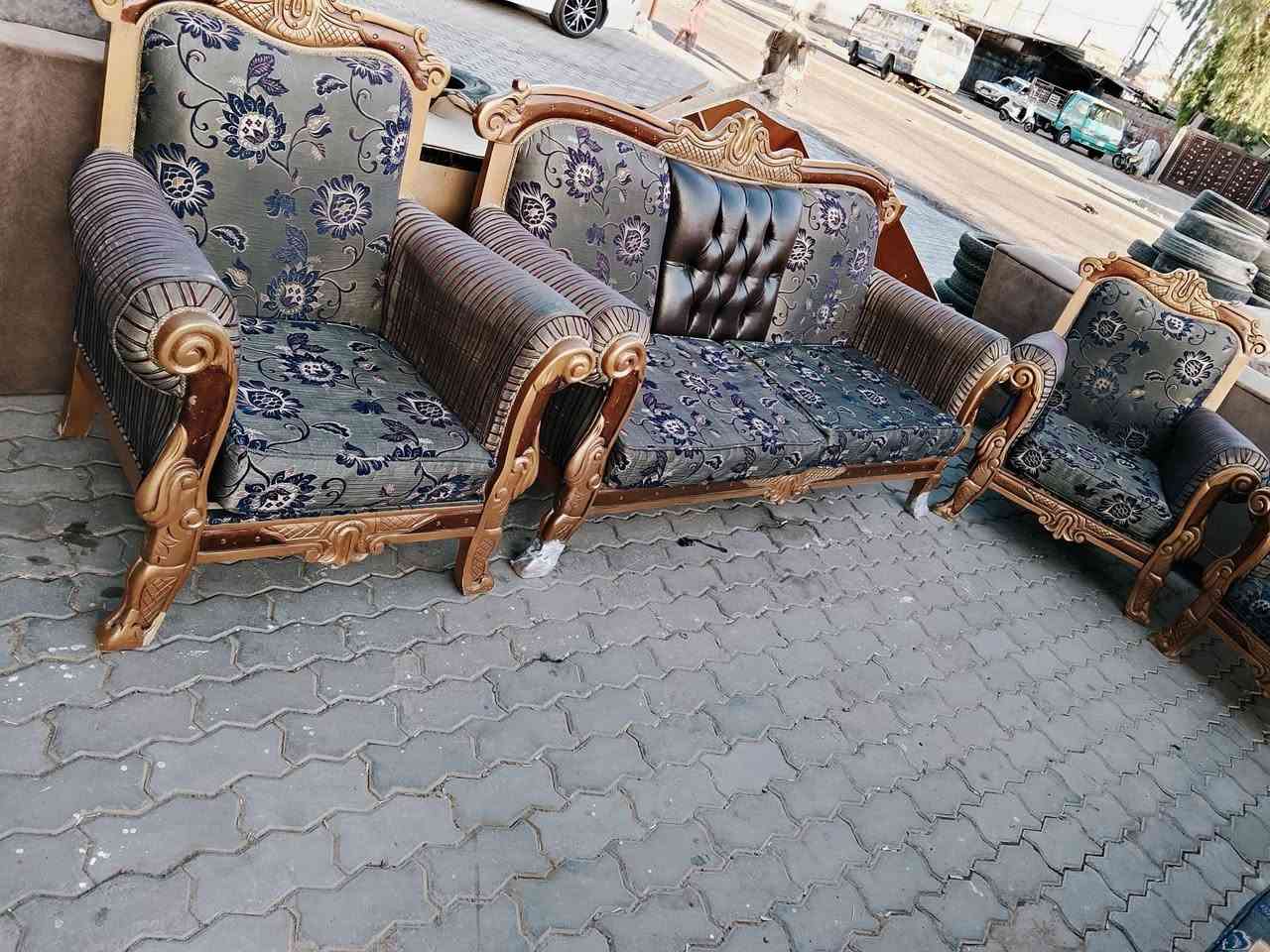 تخم ملكي عشر مقاعد سعره 175 وبي مجال *********** واتساب فقط
