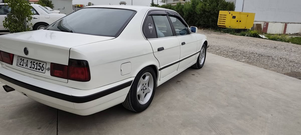 سلام عليكم للبيع بي ام حجم 520 موديل 91 محرك كبس گير عادي جامات كهربائي  سنويه جديد ل29 گير محرك بشرط حداديات جديد تخم تاير جديد كهربائيات كله يشتغل سعر 48
عنوان كلار 
لتواصل ***********

بو فروشتن بي ام 520موديل 91 مه كينه كه بس گير عادي سه نه ويه تا 29تازه يه تاخم پيش ودواي تازه يه جوار تايه تازه كاره بايي هه موو ئيش ئه كا سلايته نر خي 48
له كه لاره

***********
