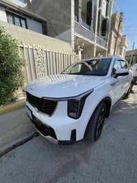 للبيع سورنتو 2024 باسمي شرط التحويل رقم جديد نص فول  محرك 2500دوش  الس...