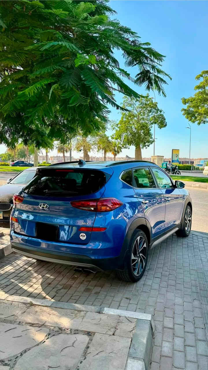 هيونداي توسان تيربو 2019
لون أزرق مميز يخطف العين 💙
أعلى فئة 
فبريكه بالكامل (Full Option)

✔️ عداد 170 ألف كم
✔️ حالة ممتازة ومحافظة على نفسها
✔️ رخصة سارية لحد 1 / 2028

⚙️ موتور تيربو قوي + أداء محترم جداً على الطريق
🛋️ صالون مريح وتجهيزات كاملة لكل اللي محتاجه
المعاينه مدينتي  
للتواصل :01020288386


**إذا كنت صاحب هذا الإعلان وتريد حذفه لأي سبب، رجاءا أرسل رسالة إلى الدعم الفني**