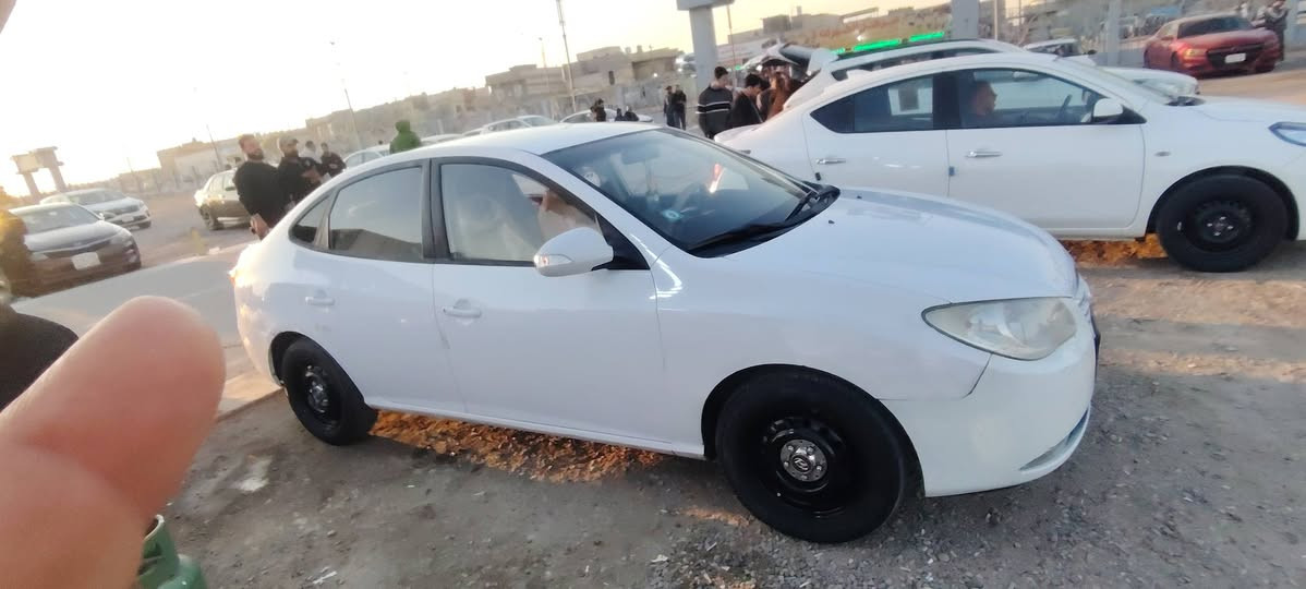 السلام عليكم النترا ١١ خليجي مكينه ٢٠٠٠ بيها بارد بلجاملغ الأمامي قليل مامببن وبيها بخات ب أطراف القماره رقم بصره مكاني الزبير رقمي *********** سعرها 105 وبيها مجال الزبير, البصرة
