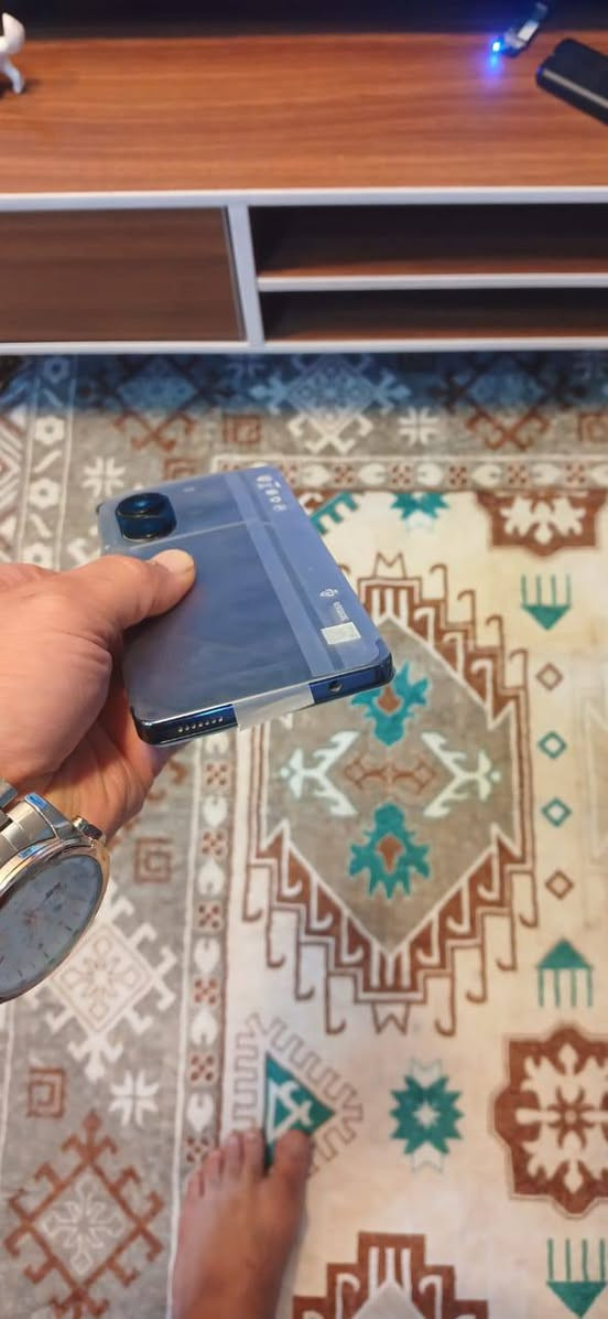 بوفو 6برو جهاز كلش كلش نظيف اذكره 256 مع كارتون بيع او مراوس كربلاء *********** يدعم تسجيل مكالمات ولدات اشعارات كربلاء, العراق
