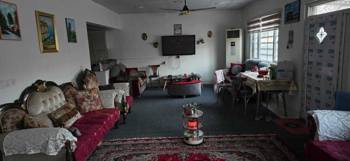 مزرعة للبيع المساحة 1500م
فيها بيت موثث يشمل هول كبير ومطبخ وصحيات وغرفة نوم فيها تانكيات عدد اثنين
ومسبح مغلق العمق 2م طول 8م وعرض4م
حديقة كبيره 
والبساتين واشجار متنوعة
الموقع : ساقزلى وقريب على حصار
السعر 90 مليون وبي مجال للشراي 
الاتصال برقم 
***********
