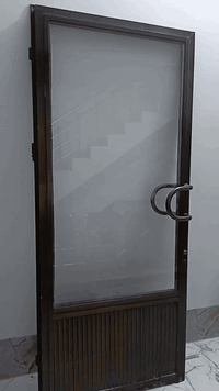 جام خانه المنيوم الطول 3م تقريبا
العرض 3 م تقريبا سمك الجام 6 م 
السعر 250
هاتف 📞 ***********
