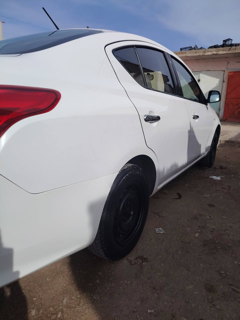 السلام عليكم سني 2020 كفاله عامه بدون صبغ بها مكانين تعديل بارد صغار شرط التحويل رقم اربيل سياره جاهزه وجديده محرك وگير شرط الفحص العنوان صلاح الدين بيجي مكحول شارع العام للاستفسار الاتصال *********** السعر 109
