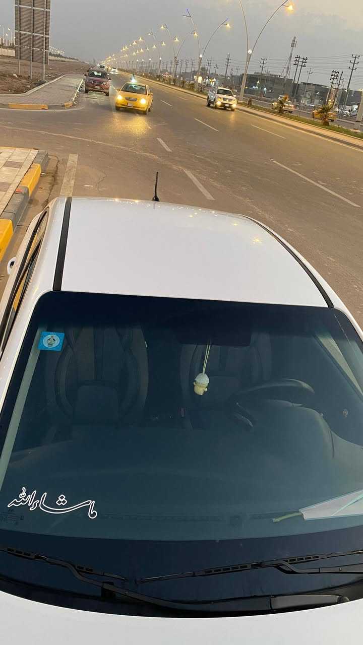 للبيع هونداي اكسنت 

موديل 2019

المواصفات 

 تحكم ستيرن / تبريد تدفئة / مثبت سرعة / درايڤ مود /شاشة بلادية + كاميرا بلادية / تحكم ستيرن / گير At المرغوب 6 نمر / محرك 1600 Gdi المرغوب الراس الفضي

شاصي لغد كفاله 

حادثها بنيد صبغ جاملغ أيمن صبغ نفسهن مصلحات  ورقم الشاصي موجود يطلع الحادث 

ماشيه 97 ميل 

حداديه تخم تايرات جديد سيرفس كامل سياره جاهزه على اخير شغل واطلع 

مكان السيارة البصرة 

السعر ((120)) و بي مجال بسيط رقم بغداد باسمي تحويل ثاني يوم 

***********
