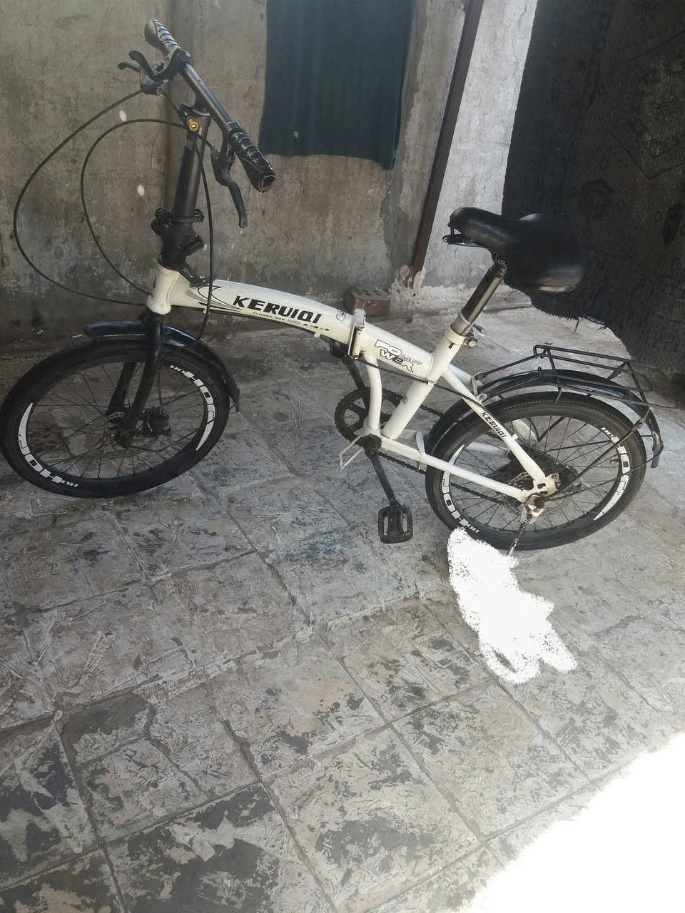 سلام عليكم بايسكل للبيع ياباني ابو الطبكه حجم 20 بايسكل نضيف قليل الستخدام السعر60 وبي مجال للشراي مكاني مدينة الصدر للاستفسار عله الرقم ***********
