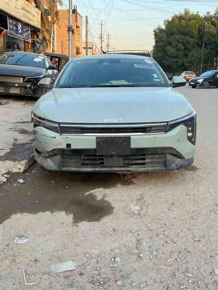 السلام عليكم
Kموديل 2025 دخول جديد حره 4
ماشيه ١٨ كيلو بدون تصليح على وضعه حادثه جاملغ ايمن و تك لايت و ربع دعاميه فقط بدون دواخل بدون ارباك تشتغل و تمشي لون أخضر (فستقي) السعر ١٦٥ و بيه مجال كلش قليل
 عنوان بغداد الأمين الثانيه ***********
