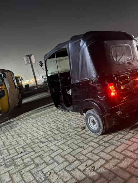 سلام عليكم تكتك للبيع مديل ١٩ ش ١٢ رقم بغداد تكتك بيه صبغ  تأخذه كبل للشارع سعر ٥،٥٠٠ وبيه مجال قليل بغداد حي النصر ***********
