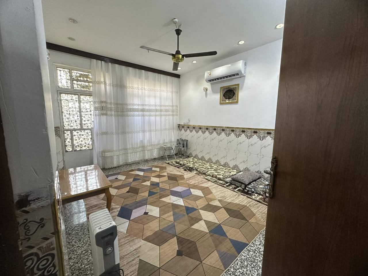 السلام عليكم الدار لبيع السعر 105
***********
