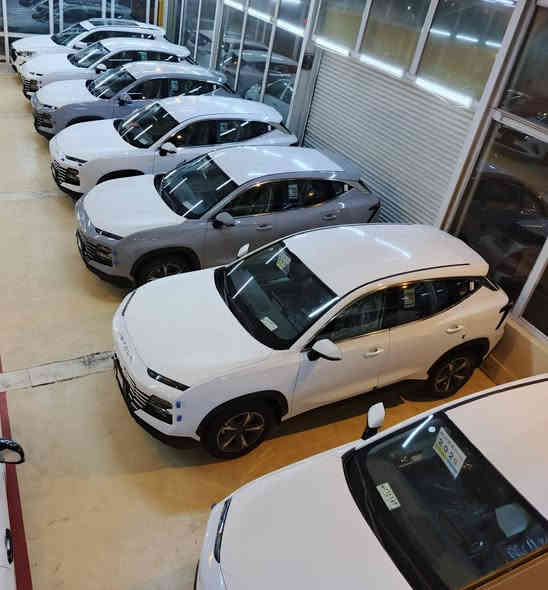 تتوفر سيارات جيتور داشينك خليجي زيرو فل مواصفات قمارة حديد 2026 رقم بغداد للبيع فقط تحويل مباشر بإسم المشتري مع كفالة وضمان 10 سنوات أو مليون كم من شركة هارلم 

انتبه 

السياره متوفره بالالوان المميزة الاسمنتي والابيض السيارات مطابقة للمواصفات القياسية لمجلس التعاون الخليجي 0كم 

السعر 

21,850,000 مليون بدون رقم ارخص سعر وبالخير على المشتري 

أو

24,150,000 مليون مع الرقم بغداد 

بصمه تشغيل عن بعد شاشه كبيره لمس نفكيشن كاميرا خلفيه دواره تحكمات فل بالستيرن وكروز سرعة بلوتوث وحاكيه سستم ايرباك مرآة اوتودم رادار تحديد مسار دشبول ديجيتال هاند بريك بصمه مانع انزلاق وانحدار اوتو هولد كشنات مخمل رياضيه تبريد شاشه لمس قطعتين داخل صاج ثلاجه وسطية أوامر صوتيه إشارة بالمري وكهرباء حساس خلفي وحساس اطارات وحساس مطر اناره اوتو وعدسه متحركه زنون بالمازدة الاماميه ولد نهاري زنون بك لايت لد سستم صوت ترايش الابواب والشباك الامامي استيل 

ABS. AUX. USB. GPS 

2 بصمه تشغيل عن بعد ويل كب حجم 18 استيل محرك 4 سلندر حجم 1500 تيربو محرك اقتصادي وراقي بدون دوانز كير اوتوماتيك والشراي يتصل على رقمي مع تحياتي السعر ثابت سعر شركه 

***********

بغداد الوزيريه معرض الزبون مجاور المجمع العلمي العراقي قرب تقاطع جامع النداء 

البيع نقد فقط
