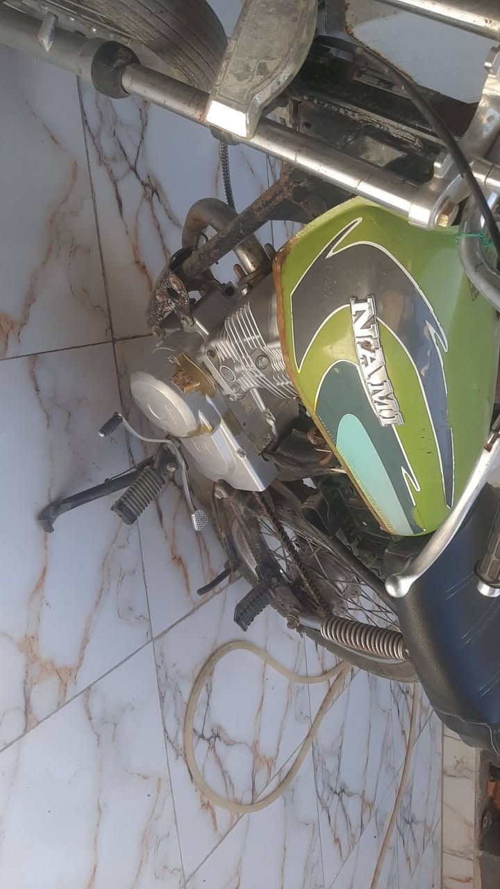 السلام عليكم نامه للبيع شاصي ارشه اوراق مكينه نامه 25 مامفتوحه شرط سعره 400 قفل قفل  استفسار ***********  مكلف بلنشر

