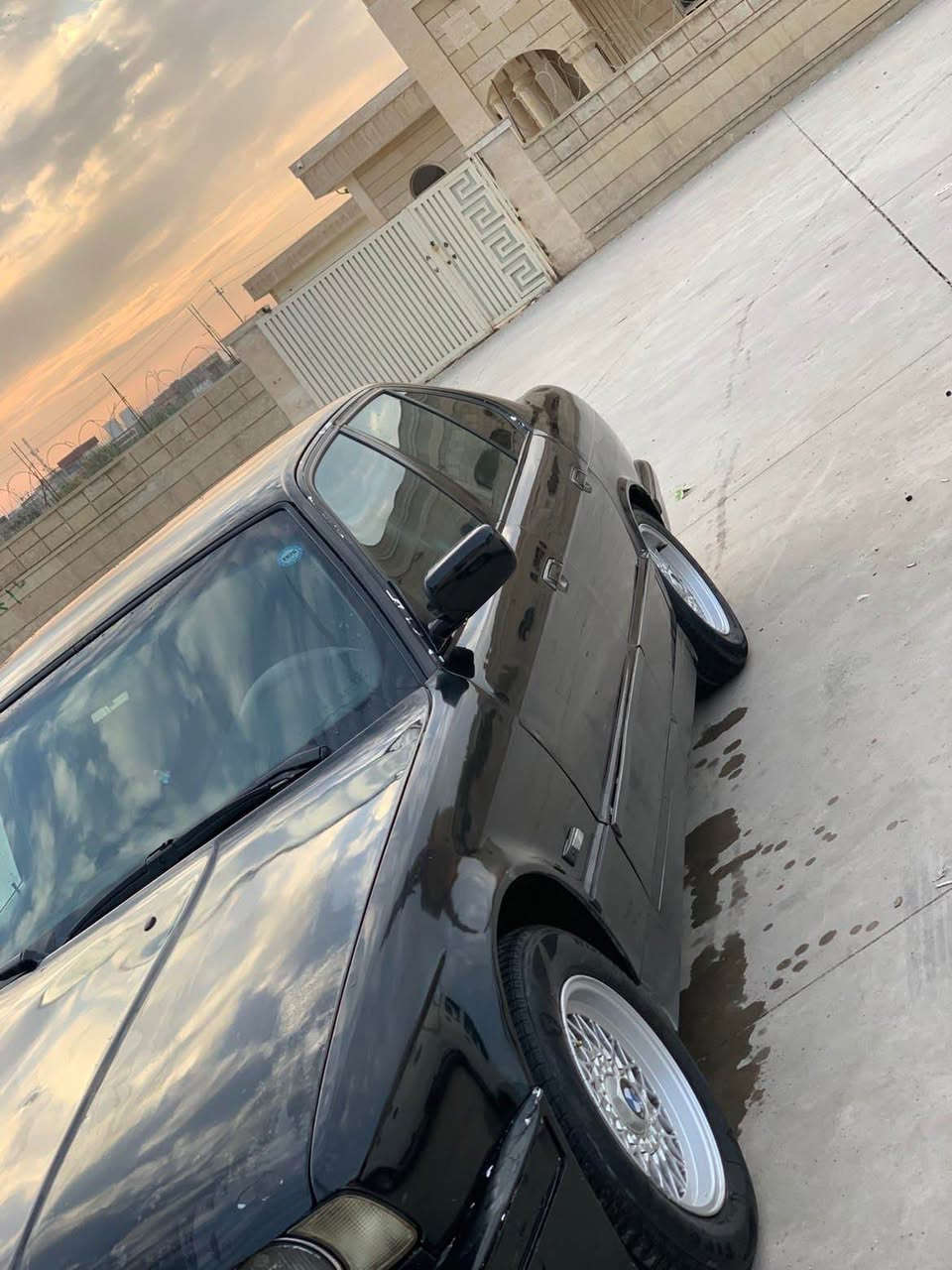 سلام و علیکم  bmw ١٩٩٠ گێڕ عادیە ٥٢٥ لای سەکنی لێدرانی هەیە بستەک ساردە کوتی لە سەقفی 
هەیەسەنەوی هەتا ٢٠٣٠ نوێیە
موشتەری تەلەفۆن بکە
سحری ٥٣ وەرەقە و مەجال

***********
*********** أربيل, العراق
