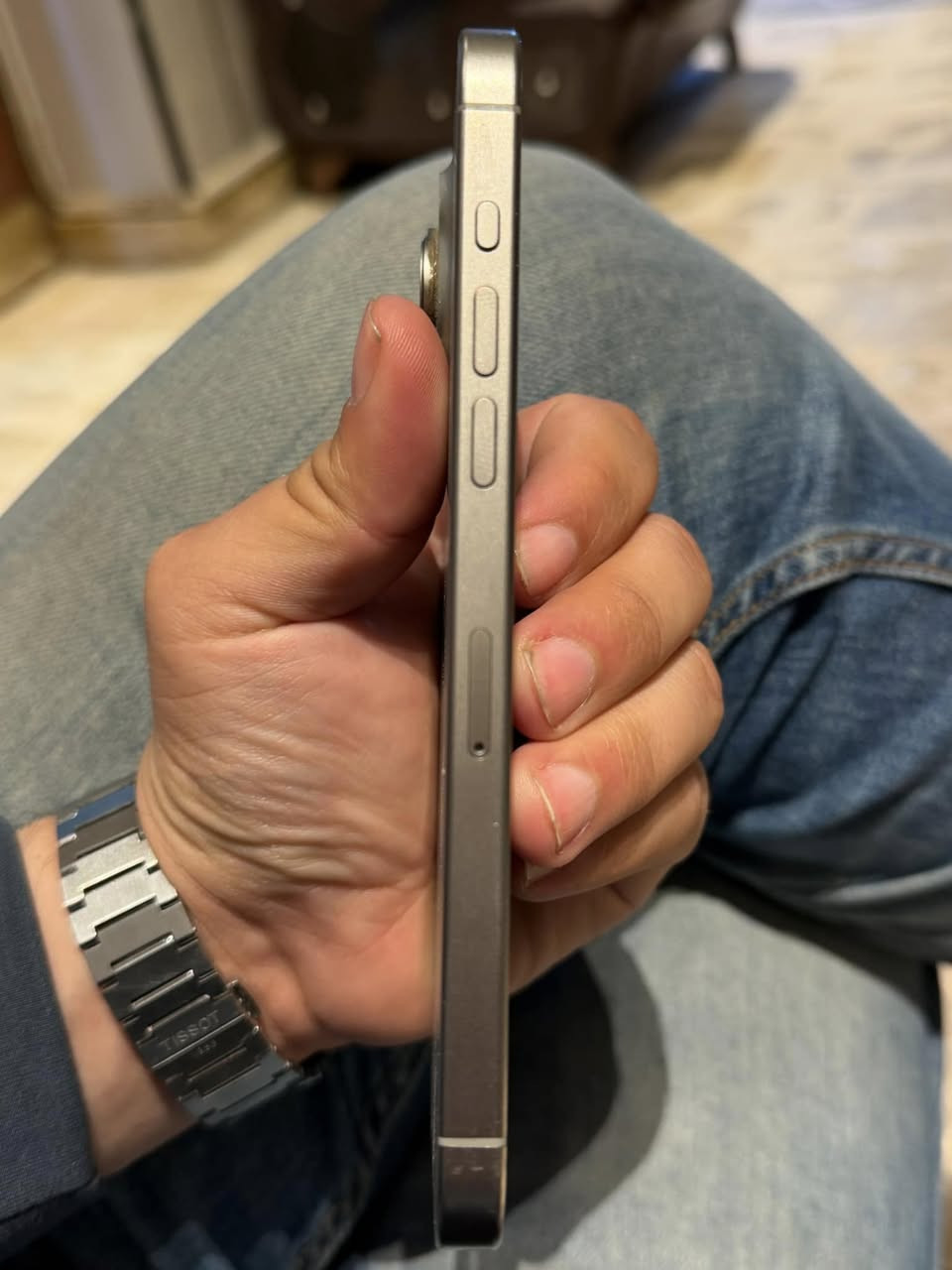 ايفون 15 بروماكس 256 الجهاز نضيف بشكل مابي شخط بس بي نقطة بالشاشة صارلها سنين متكبر بطارية 80‎%‎ سعره 850 وبي مجال


**إذا كنت صاحب هذا الإعلان وتريد حذفه لأي سبب، رجاءا أرسل رسالة إلى الدعم الفني**