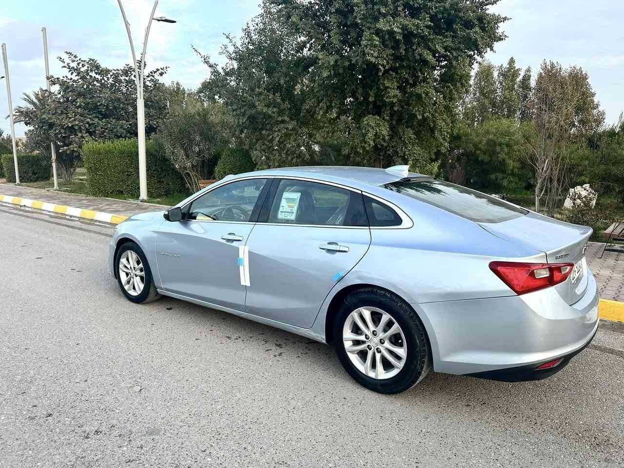 السلام عليكم….
للبيع بسعر مناسب جدا 104$ اعتذر عن الاقساط والوعده
شوفرليت ماليبو 2018 LT وارد امريكي فول عدا السلايت لون سلفر ( ماوي ) رقم اربيل انكليزي (22) سنويه جديدة لغايه 2030 هزه جديدة شرط التحويل….
سياره بيها صبغ قطعه وحده البنيد فقط كلير والباقي مكفول من كلشي …. بدون دواخل بدون ايرباك.. رقم الشاصي وصور الضرر مرفقه مع الصور….
سيارة جاهزة بدون اي نقص….
محرك 4 سلندر … محرك مامفتوح… 
شرط محرك وكير وصدر وكهربائيات وتبريد وتدفئة وتخم تاير سيارة جاهزة من كلشي…..
مواصفات LT فول عدا السلايت معروفه مواصفاتها مايحتاج اذكرها….
العنوان/ صلاح الدين/ تكريت/ القادسية..
السعر 104$ اعتذر عن الاقساط والوعده…
للاستفسار ***********
***********
