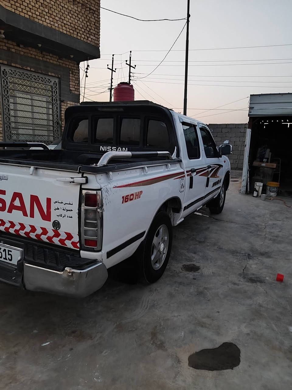 سلام عليكم بيكم نيسان 2013 سياره مكفوله.  سياره حلوه باب طين كشن منفصل  رقم نكليزي سعر 140 وبيه مجال مكان ناصريه سيد دخيل  *********** رقم
