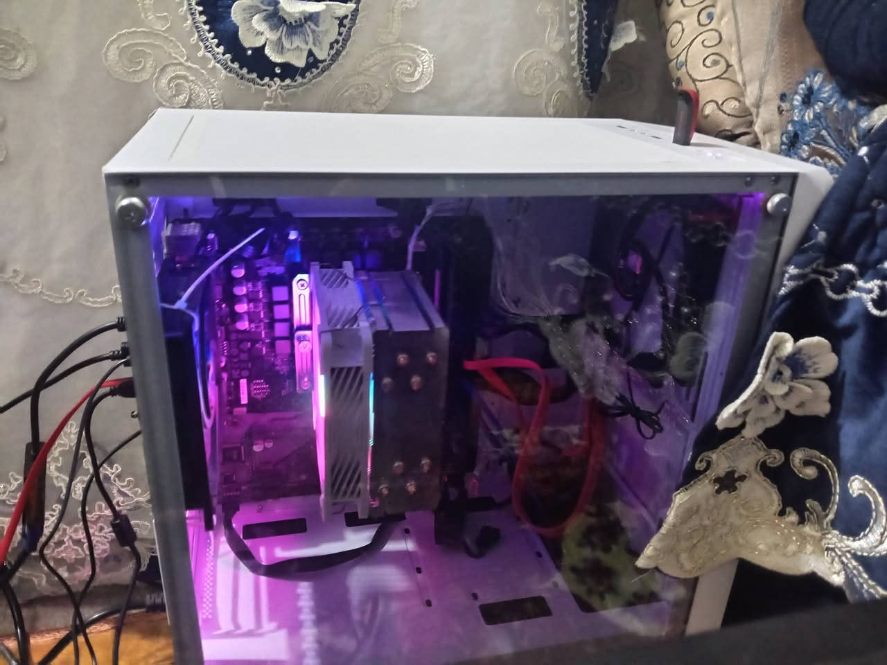 سلام عليكم كلهة لل بيع بدون شاشه بدون كرت شاشه 

المواصفات 

كور اي ثري جيل ١٢ 

رام 16 3200

بور سبلاي 650 بلاس 

مذر بورد h610m من جيل ١١ لل ١٤ يدعم 

مراوح فان ار جي بي بدون هب 

مروحه معالج ار جي بي 

اس اس دي 1 تيره + 500 + 320 hdd 

+ كيبورد و مايك و موس و يو بي اس 

السعر 675 معه التوصيل وشكرا 

***********
