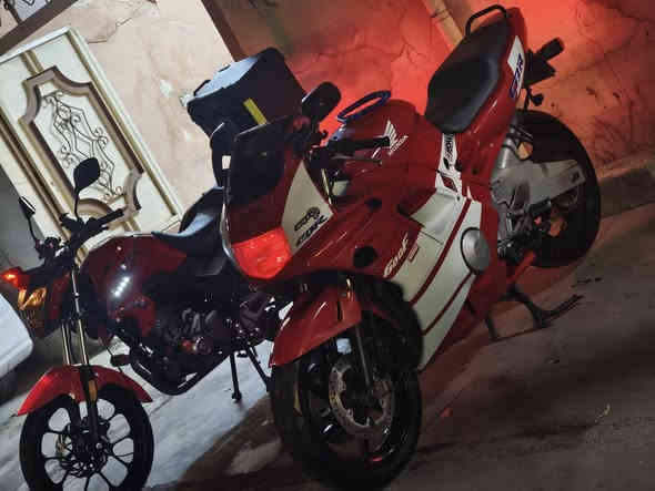 F2 600
سعر 25 
رقم سنويه 
محرك كبس
كلاجات جديد
رقم موبايل: ***********
