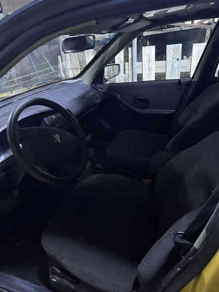 سلام عليكم سياره البيع بيجو بارس 2015 مكينه كورله كير وتماتيك محور لاستفسار***********
