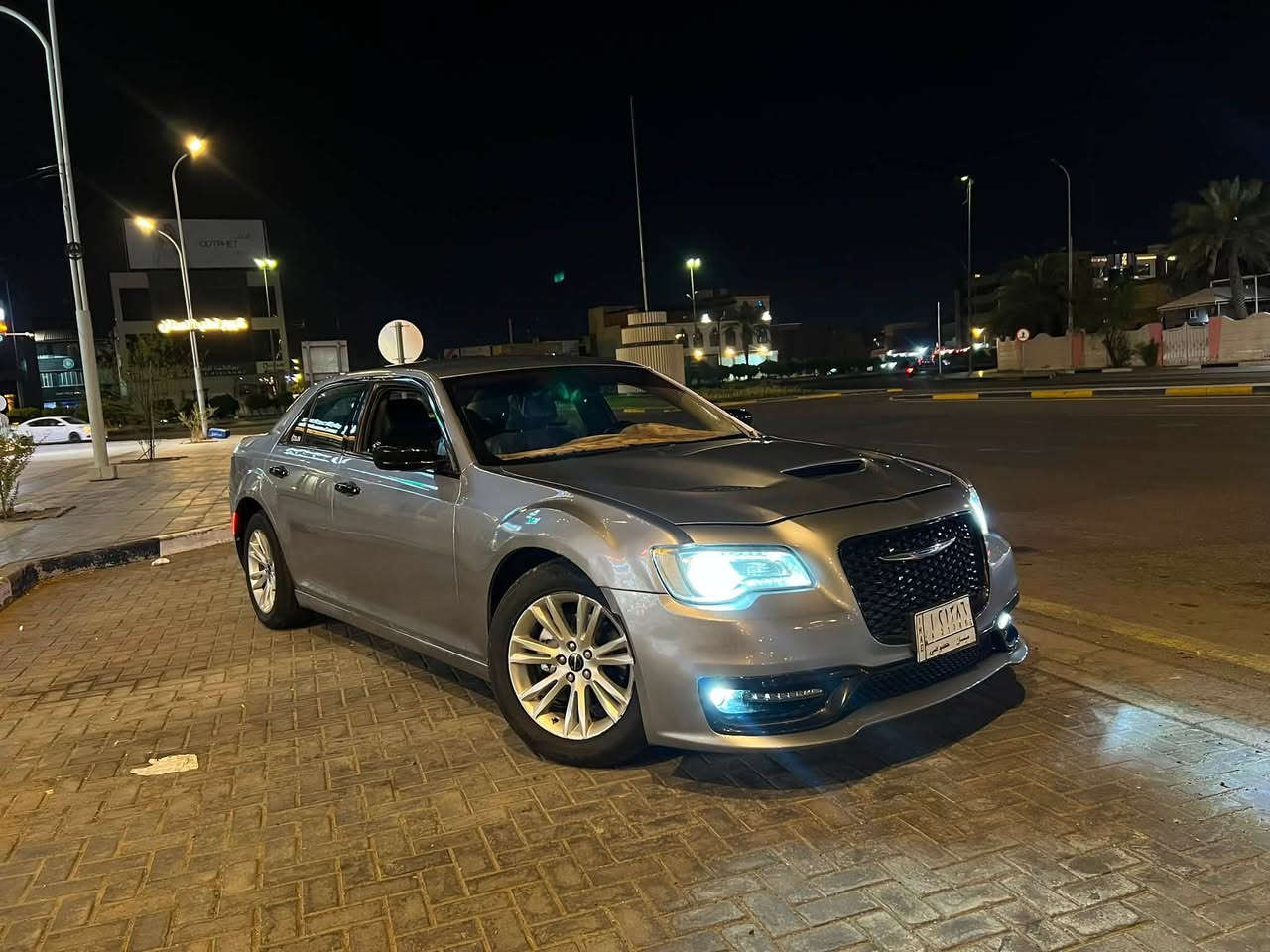 السلام عليكم
اوباما للبيع فقط 
سياره حلوه ونضيفه محدثه srt
بيه باب سائق وجاملغ تبديل
وبنيد وجاملغ صبغ 
وخيط تبخير بسيط 
سعره مناسب 163
***********
مكان بصره
