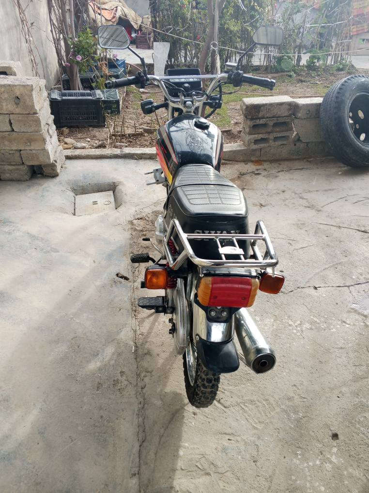 سلام علیکم ئەوماتۆڕەمان هەیە بۆ فرۆشتن سیڤان 2023منە فێست کارەبایی هەمووی ئیشەکات بێ عەیبە نرخ 500هەزارومعامەلە شوێن هەولێر باغمرە شهاب پشت دارەتووی نوێ *********** أربيل, العراق
