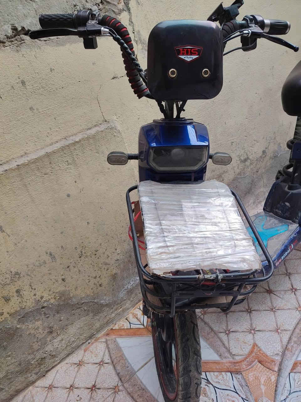 دراجة شحن للبيع شغالة مابيها
غير الجوب مال التاير الخلفي طاك
السعر 150000 وبيها مجال
الاتصال
***********
