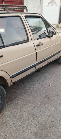 سياره كولف للبيع موديل 89  سعره 25 وبيه مجال رقم صاحب السياره 07707595...