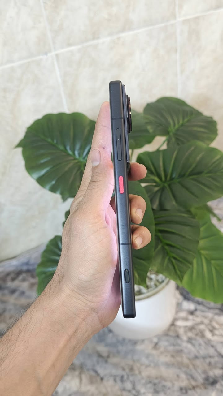 nubia z70 ultra 
رام 16
ذاكره 512
فقط يا شاحن اوكفر بدون كرتون 
نسبه النظافه %96
فقط الظهر وكاله
سعر 680 الف 
باقي مكفول
توصيل موجود


**إذا كنت صاحب هذا الإعلان وتريد حذفه لأي سبب، رجاءا أرسل رسالة إلى الدعم الفني**