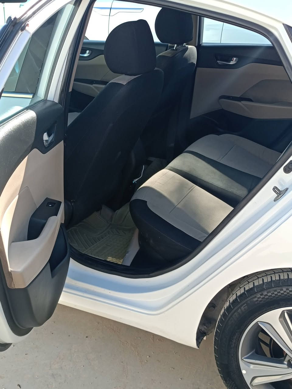 السلام عليكم 
اكسنت 2019
كامله صدر جديد 
تبريد بس كبريسر 
لبيع او مرواس حسب القناعه
***********
