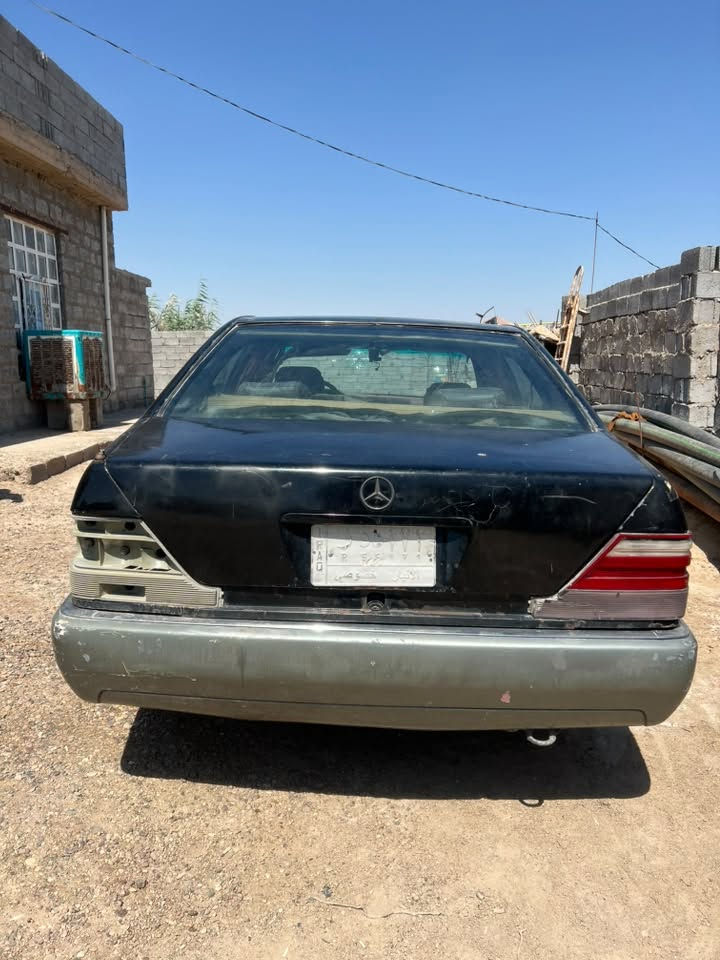 السلام عليكم مكلف بلنشر
مارسدس شبح موديل 94فول مواصفات 

السياره متروكه مال تعمير 
دشبولها تعبان يرادله ترتيب 
كشناتها مدوشمه حلوه ومرتبه 
كير ومحرك vvt 3000
كيرها حلو لمحرك شوفت عينك 
لان متروكه بيها خربطه 
يحتاجلها كهربائيات كامله 
رقم انبار راعيها يريد تحويل 
اخابرلكيا تريد انطيك رقمه هوه بلوكاله موجود 
تخابره وتشوف 
شرط التحويل 
دهن جديد 
نوزلات جديده 
بلكات جديده
فيت بم جديد 
تايراتها 4جدد وبيها سبير هم جديد 
لتسئلني شبيها صبغ السياره صارلها 32سنه بلشارع 
سعرها 22 ترهم مراوس 
اتصال ***********
