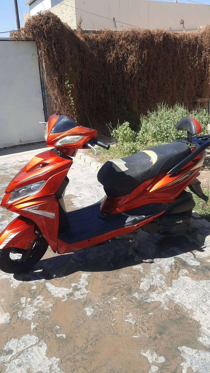 سلام عليكم  دراجه للبيع سكنس صيني الشراي /البائع
مفتوحه /لا ما مفتوحه ✨
بيه نهضه /اي بيه نهضه 💪🏻
كهربائياته شغالع /شغاله كله 💙
 تشتغل سلف وهندر /لا بس سلف 🫴
اشكد سعره/ 350قفل قفل 🔒🔒
وين مكانك / الحمزه الشرقي 🌗
اذا مو شراي لا تتعبني


**إذا كنت صاحب هذا الإعلان وتريد حذفه لأي سبب، رجاءا أرسل رسالة إلى الدعم الفني**