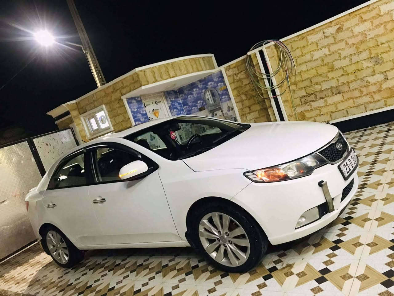 للبيع سيراتو ٢٠١٢ خليجي فول مواصفات
رقم سليمانيه  (سنوية جديدة ورقم جديد)  سيارة بيهة نص قطعة صبغ اثر شخوط تبريد ثلج بالضمان فتحة سقف طكتين
داخل دشبول لونين 
مري شفط 
تخم تاير جديد 
ويل بلادي جديد
شاشة اندرويد تسجيل فيديو صوت وصورة
السعر 100 ومجالهة بسيط جداً  
رقمها حلوو مميز 
مكانها ديالى الوجيهية الاتصال 
‏‪***********‬‏

‭
