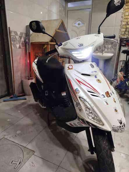 سلام عليكم دراجه ادرس دراجه كفراتها جديده بلاديه كهربايات جدد مملعوب بيها شلعه الدراجه مناقصها اي شي سعر 400مكان بغداد البياع الرقم *********** موجود واتساب او خاص
