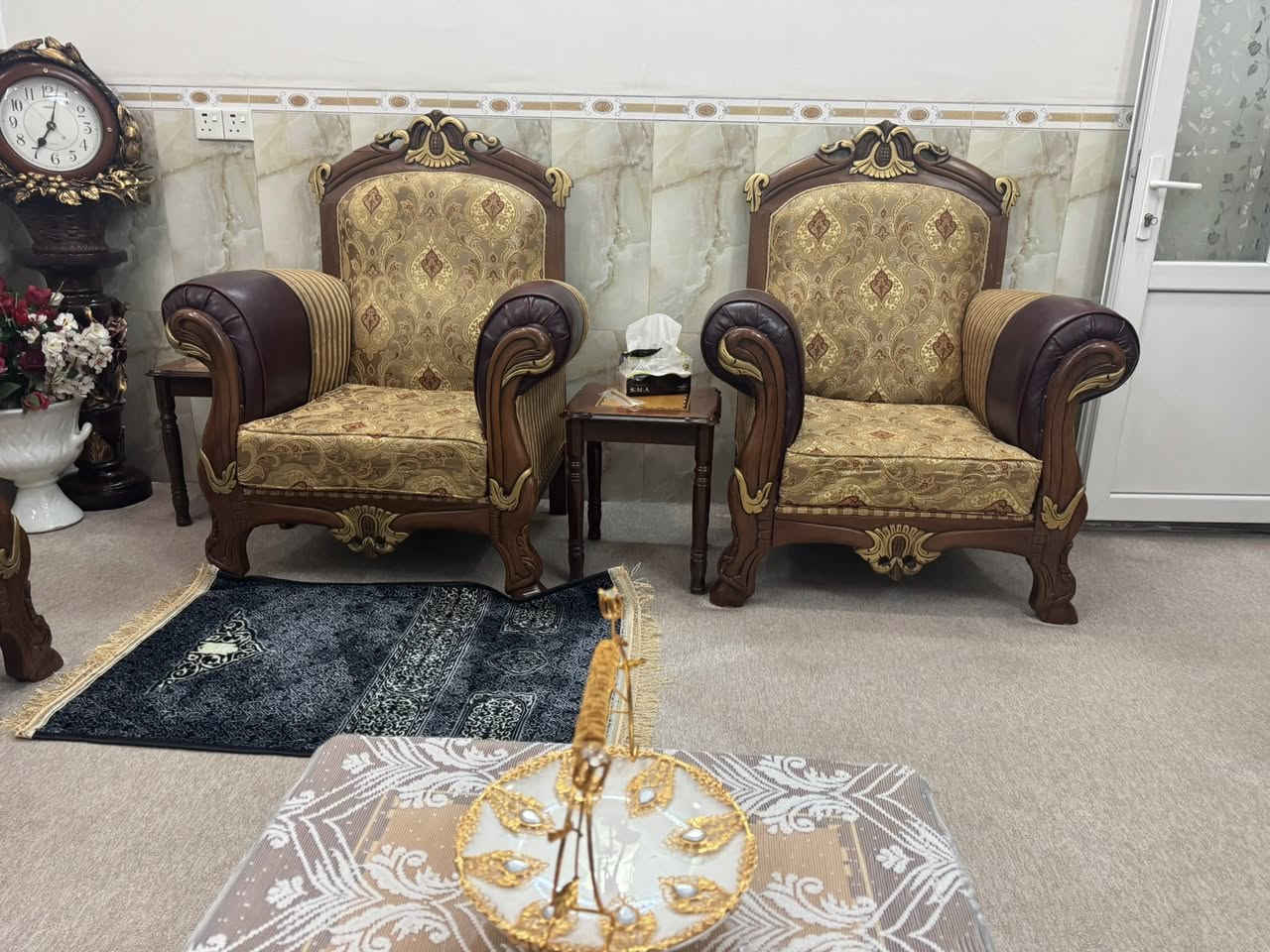 قه نه فه ي مه لكي (10)توركي شتيكي زور پاك جوان
بي عيب نأو نيشان كه لآر نأو مزاد خانه كونه كه پشت 
مكتب ليلا قاسم (پيشانكاي هاوكار زه نكنه) هه ر به ريزك
ويستي تليفون به كات به م ژماريه (***********)
