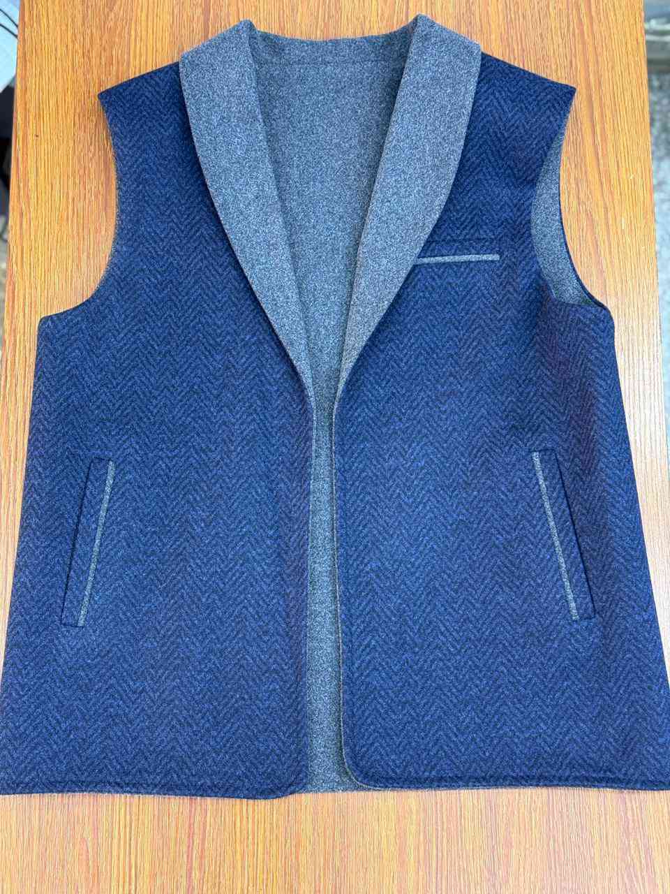 يلك شامو  دبل فيس ياخه 
وجهين 
تصاميم جديده 
خامة درجه اولى
ب ٢٥ الف 
ازياء وخياطة عماد الزيدي 
الكوت . سوق الباشا/ العبي الرجالية
*********** /واتساب
