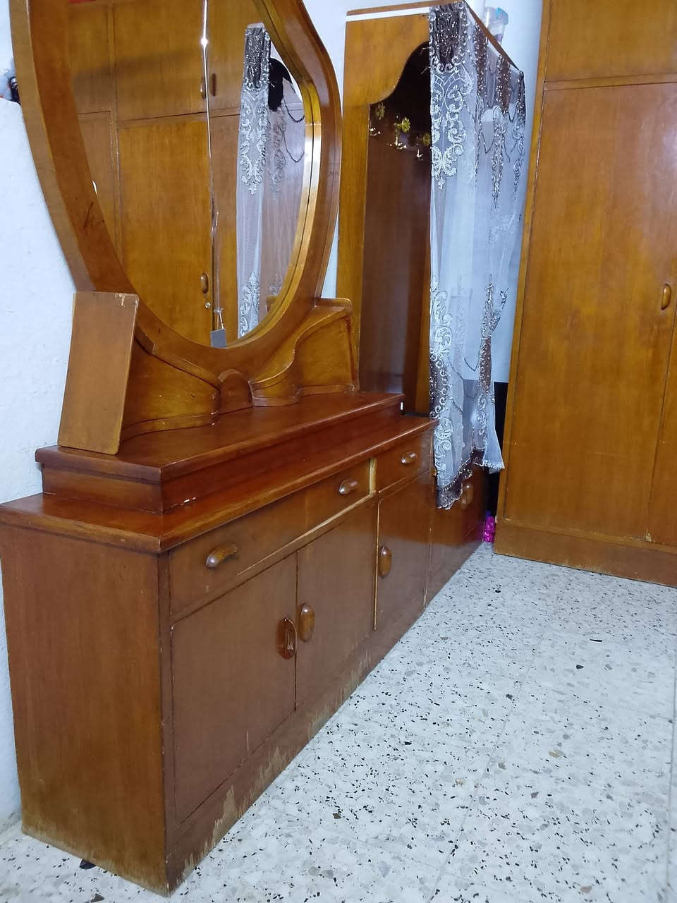 السلام عليكم غرفه للبيع صاج عراقي مكان مدينه الصدر رقم الهاتف ***********
