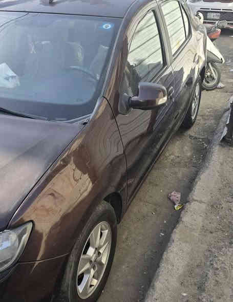 بيع او مراوس 
💈رينو سيمبول 💎2017💎 
♦رقم بغداد 🇮🇶✅ السيارة ب اسمي تحويل ثاني يوم 
♦ ماشية 110 الف
♦اللون جوزي 
بيها ضربة ومصلحة بالصندوك 
مصبوغة كلير كامل اني ابيعك مصبوغة 
📌 مواصفات السيارة:
⚜️ سعة المحرك 1600 سي سي
⚜️ناقل حركة اوتوماتيك بـ 4 سرعات
⚜️ القدرة الحصانية 102 HP
⚜️استهلاك الوقود 6.4 لتر / 100 كم
⚜️نظام منع انزلاق المكابح
⚜️شاشة تعمل بنظام اندرويد وكاميرا وحساسات
⚜️نظام تحكم تعلي تنصي تتحكم بالراديو والاغاني والمكالمات 
⚜️وسائد هوائية للسائق والراكب
⚜️مساند راس أمامية وخلفية قابلة للتعديل
⚜️قفل مركزي للأبواب
⚜️نظام مراقبة ضغط الهواء في الإطارات
⚜️برنامج الثبات الإلكتروني وتحديد السرعة وقفل السرعة 
♦إشارات جانبية على مرايا الأبواب  
♦مصابيح ضباب أمامية مع خاصية
♦تحكم في مرايا الأبواب 
♦مسند ذراع في المنتصف
♦خاصية طي المقاعد الخلفيه 
مكاني بغداد  
السعر (((73)))وبيها مجال بسيط
الرقم ***********
