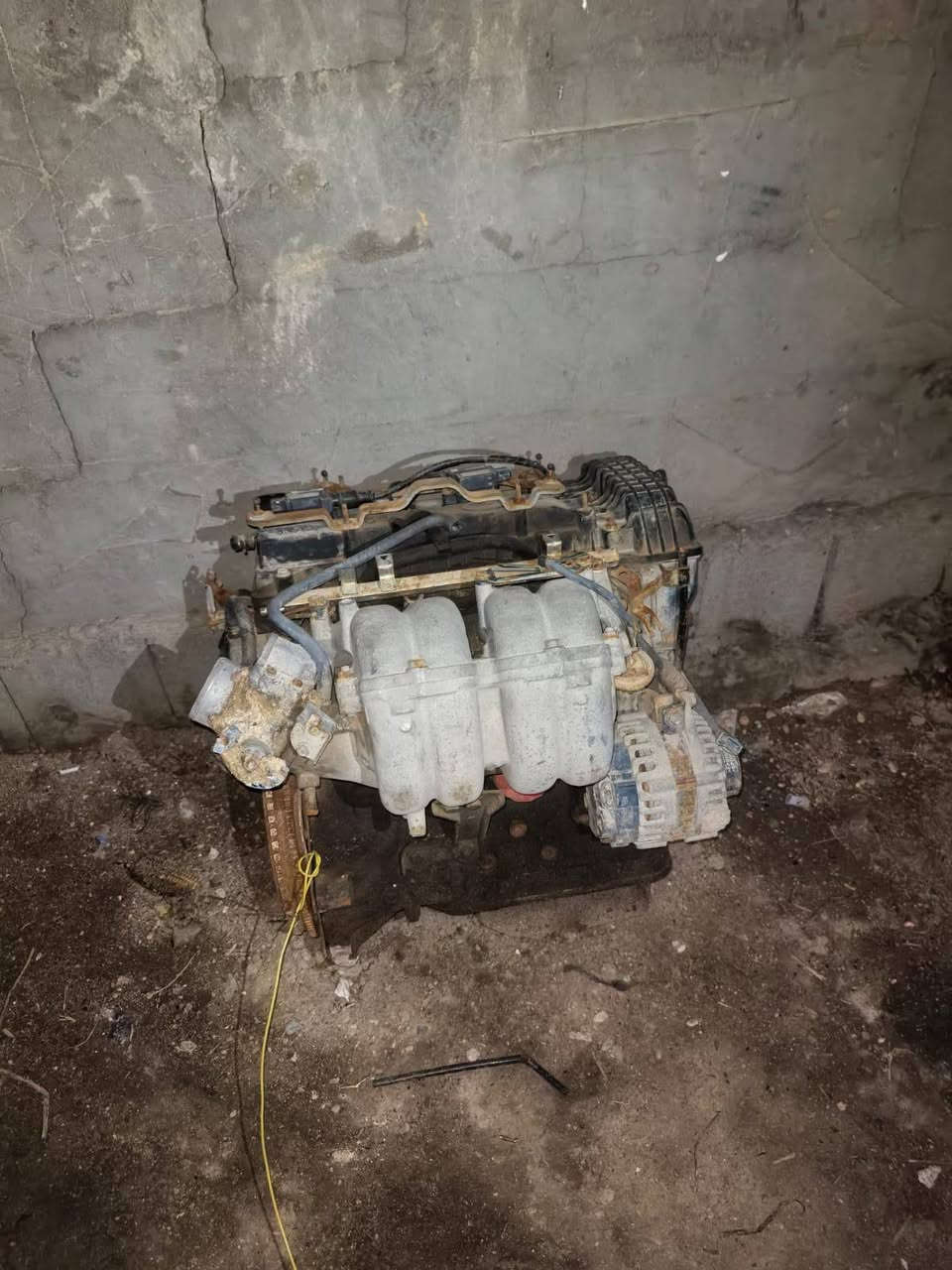 السلام عليكم محرك بي وايدي نضيف كامل تفرعاته بي بس زنجبيل تايمن فقط السعر 250مكاني بصره قبله ***********
