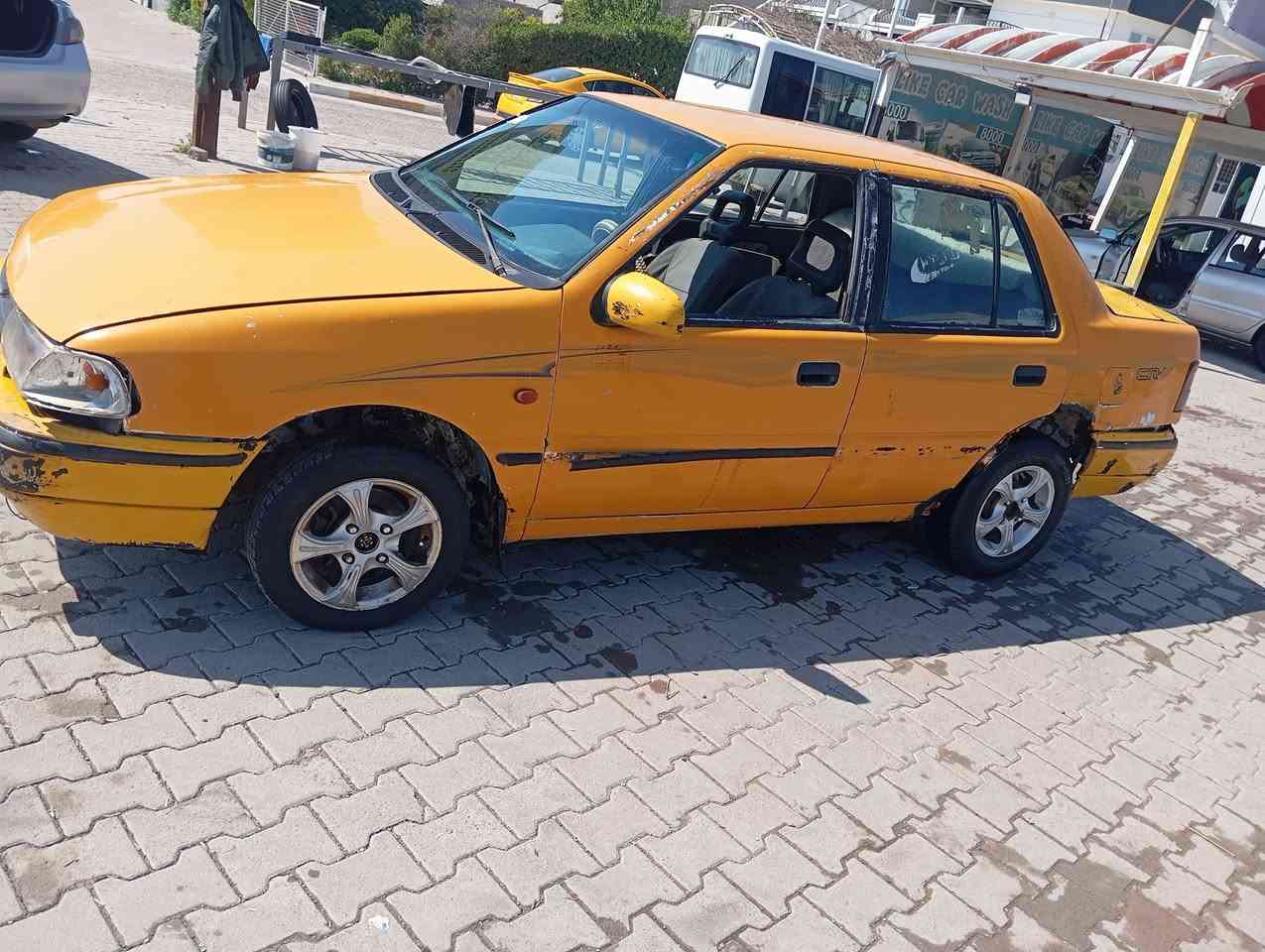 هونده بوني سعرها مليون دينارعراقي مكانها كركوك ابيع مااندل صاحبها سنويه كارتونيه  مكينه كيرزينات سياره مال فقيرعلى كدالحال وين تريدروح بيها ***********
