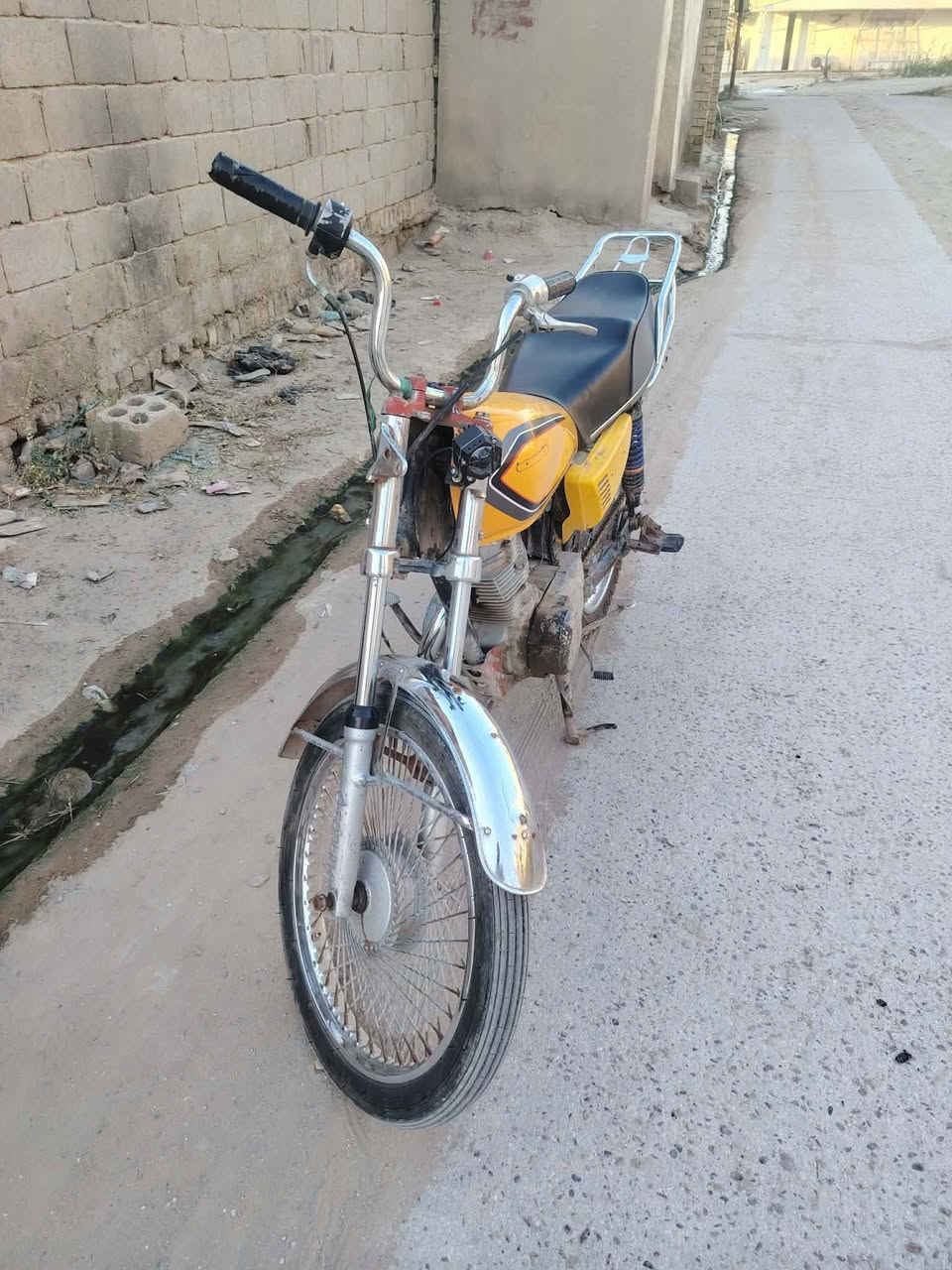 السلام عليكم دراجه للبيع 180 بها مجال


**إذا كنت صاحب هذا الإعلان وتريد حذفه لأي سبب، رجاءا أرسل رسالة إلى الدعم الفني**