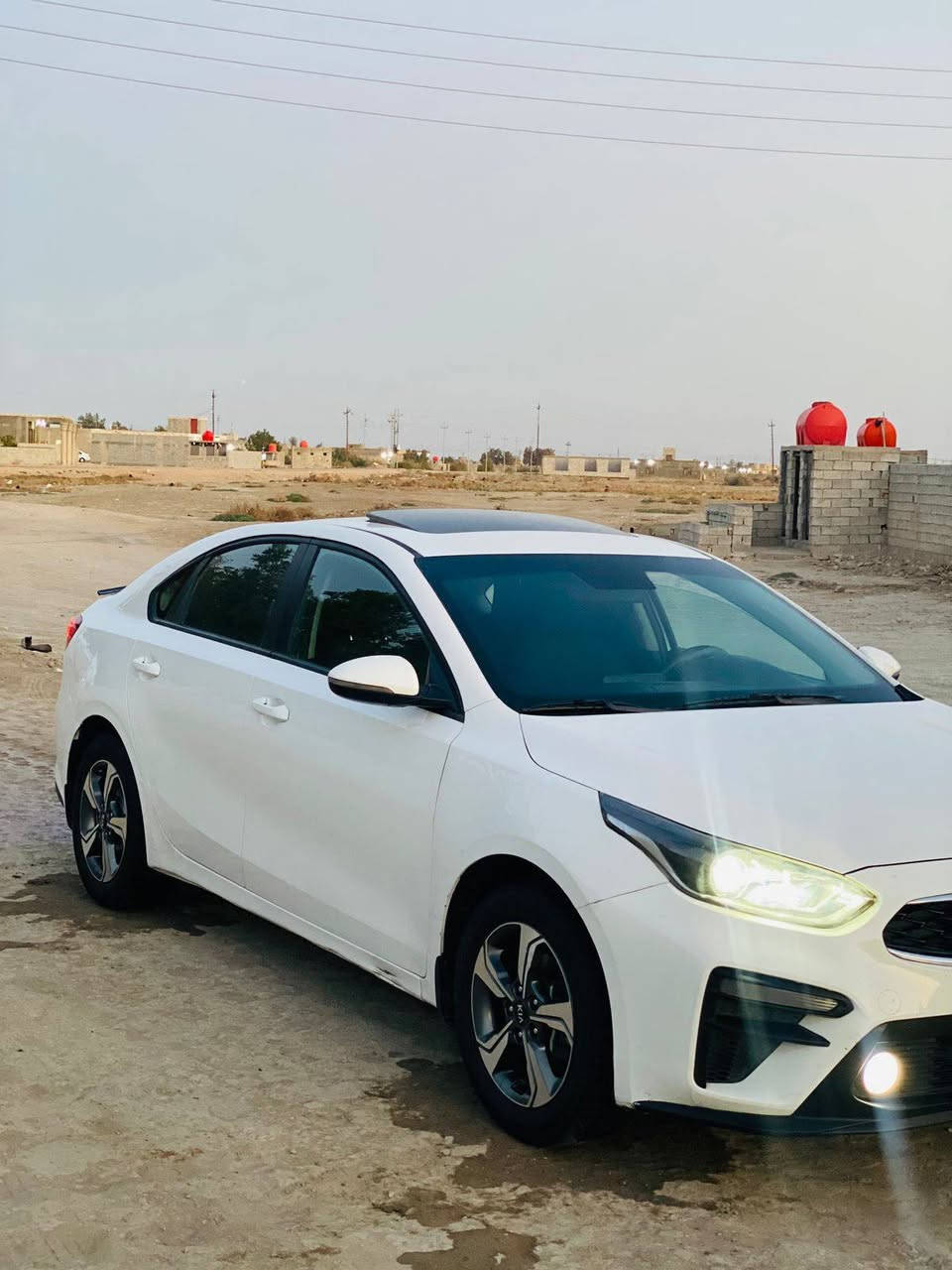 سلام عليكم للبيع كيا سيراتو 2020
سياره كفاله فقط بارد بل جاملغ الكدام
موصفات
فتحه سلايت
ويل كب
تبريد قطعتين
محرك 1600كفاله
اشاير مري
تحكم ستيرن

 ماشيه 104الف حقيقي
سياره تخم تاير عليه منضومه زنون
رقم بغداد
محرك كير حداديه تبريد شرط وكفاله السعر147وبيه مجال  مكانه السماوه ناحيه الكرامه ***********
