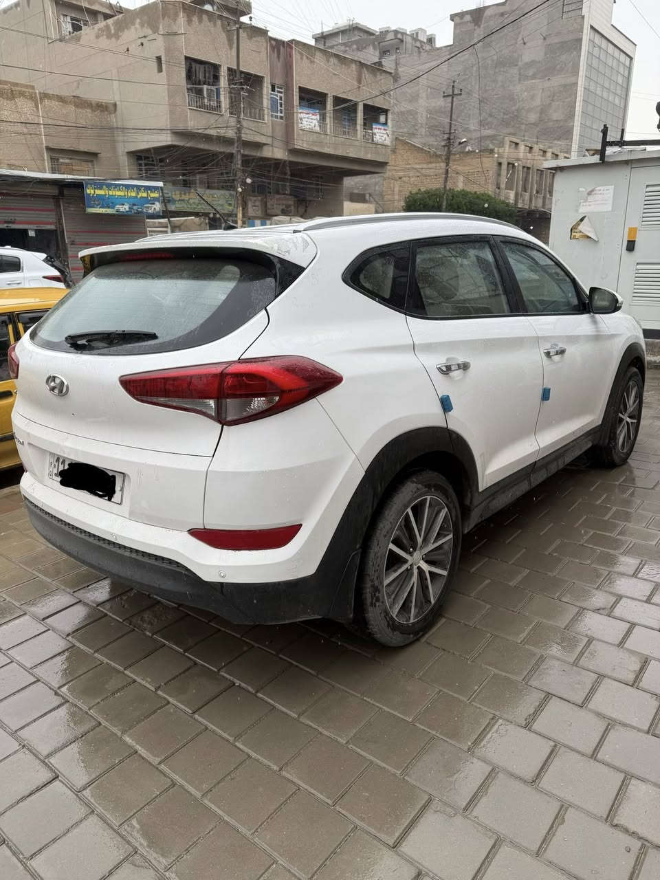 السلام عليكم

للبيع توسان 2017 خليجي رقم بغداد بسمي السيارة جديدة بمعنى الكلمة للستفسار الاتصال *********** مكاني بغداد
