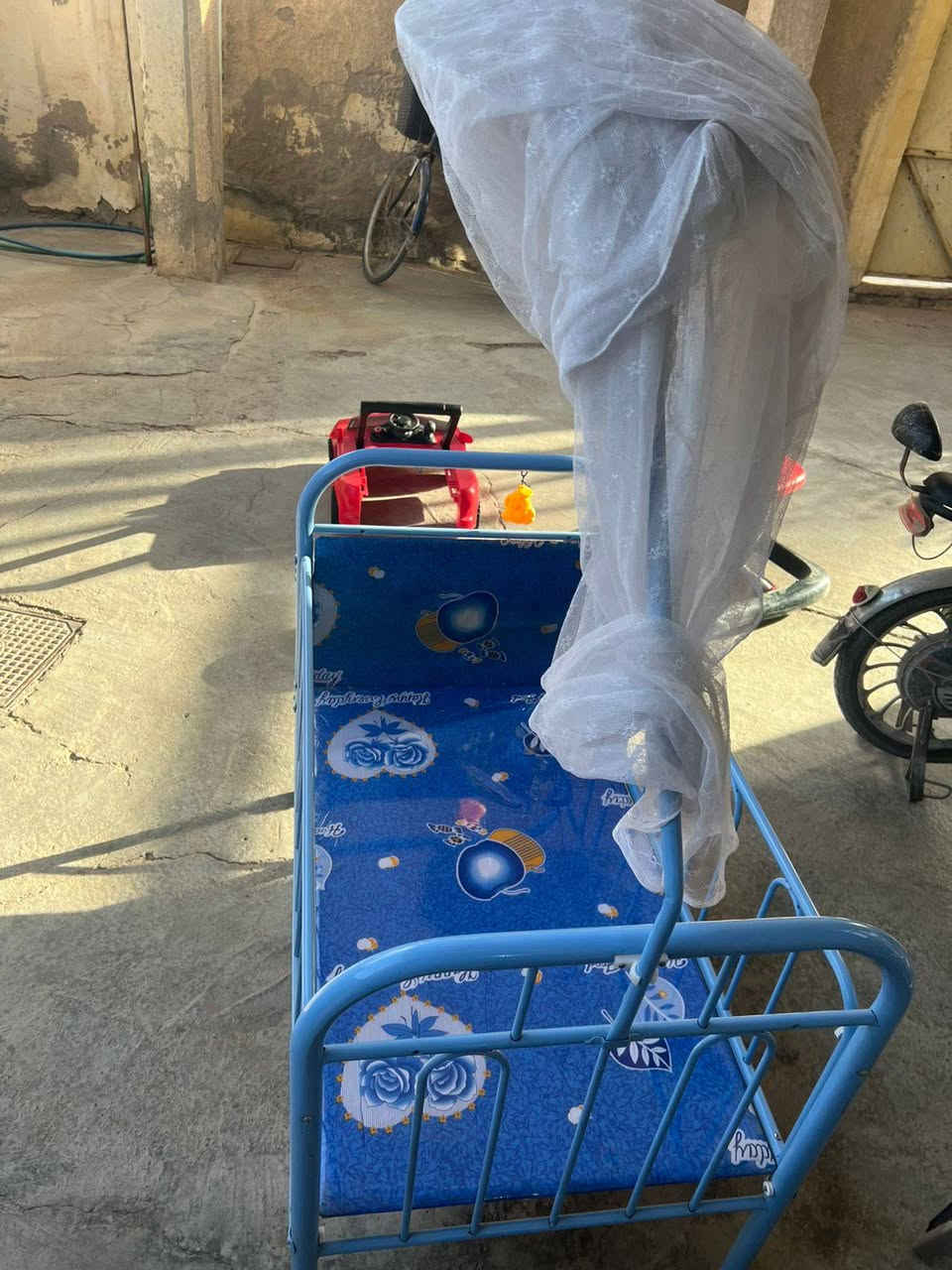 للبيع
سريرب٣٠
السيارات اثنينهم ب٣٠
***********
