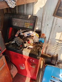 غراض بنجرجي 5قطع للبيع مليونين وربع مكان بغداد مدينه الصدر ٠٧٧١٣٣١٩٦١٢