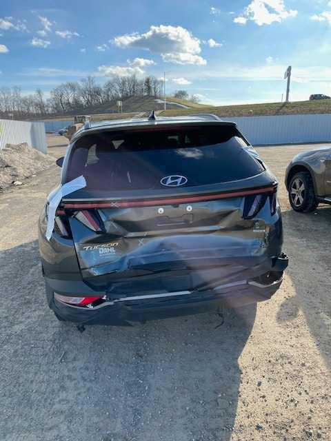 توسان 2023
لون زيتوني فول مواصفات عدا البانوراما 
ب 195 وبي مجال 
وارد امريكي وضربتهه بالصور 
***********
