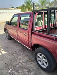 بيك اب • محرك 2000 • اوتوماتيك