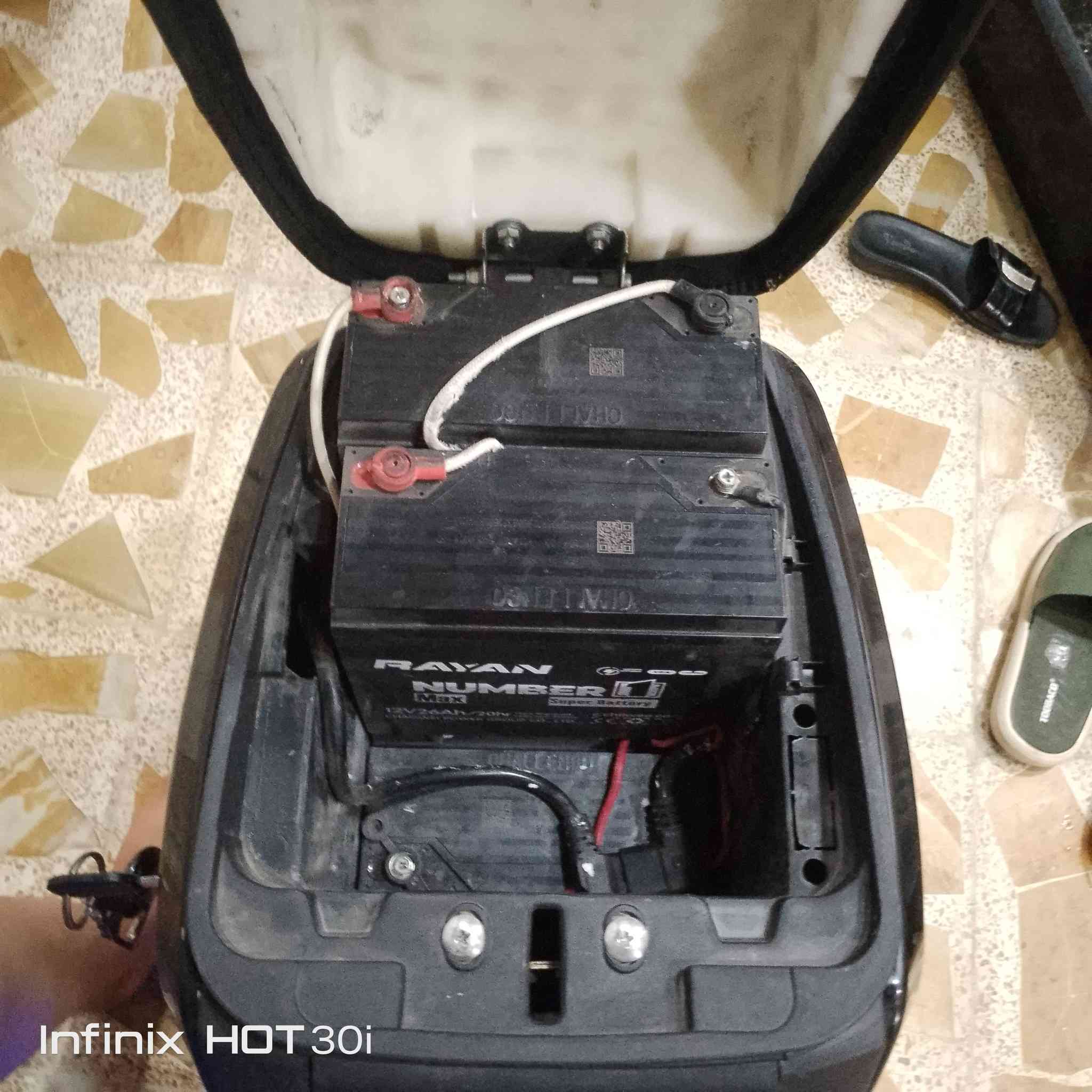 دراجه شحن ريان 2025 بطاريات نظيفه مبدل بيها وحده دراجه نظيفه وكلشي  ما بيها تمشي 70 حقيقي المكان البصره الحيانيه شارع الطلاق مدرسه واحد اذار السعر 450
الرقم ***********
